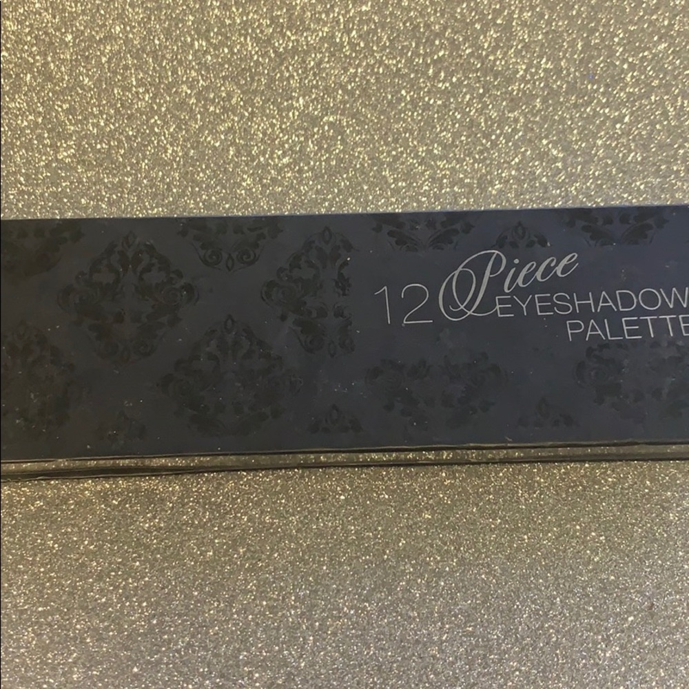 12 eyeshadow palette
